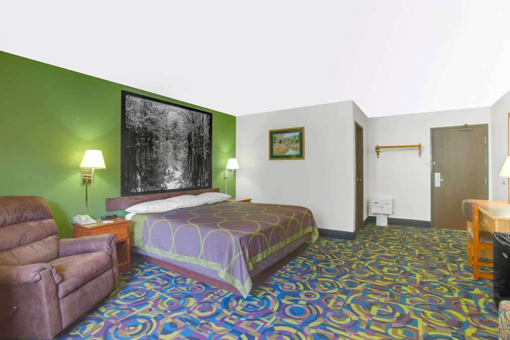 Super 8 by Wyndham Radford VA - photo 8