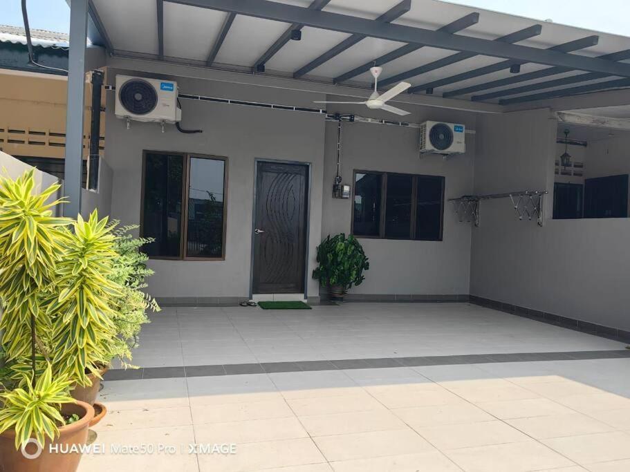 Pd Leisure Homestay B L Walking Beach L 3bdr 2bth — 4-Star Luxury Hotel in Port Dickson, Malaysia