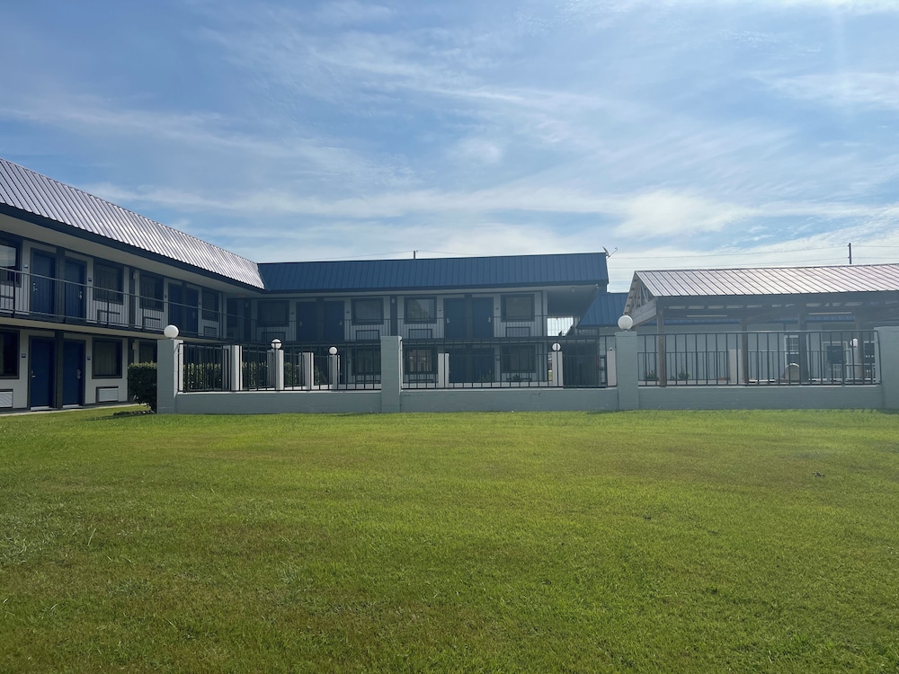 Americas Best Value Inn Pontotoc - photo 22
