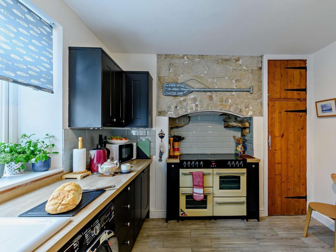 3 Bed in Amble 93015 — Amble — photo 4