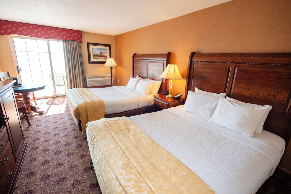 Hamilton Inn Select Beachfront Mackinaw City - photo 8