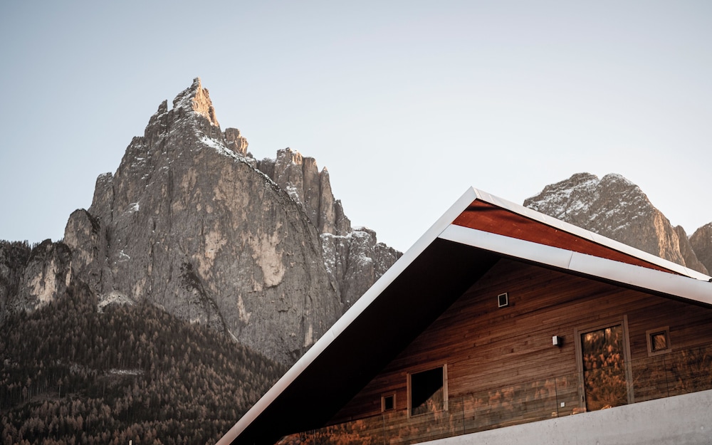La Paula Apartments & Suites — 4-Star Luxury Hotel in Siusi, Italy