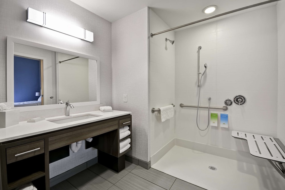 Home2 Suites by Hilton Blue Ash Cincinnati - photo 13