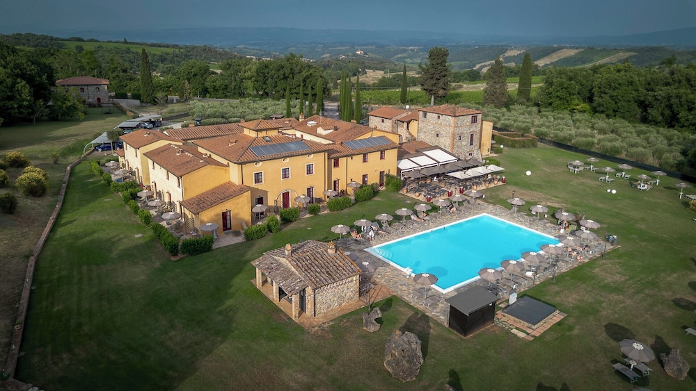 Hotel Casolare Le Terre Rosse in San Gimignano, Italy