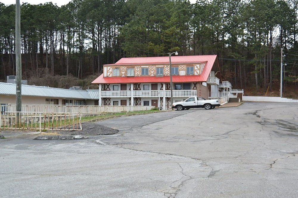 OYO Hotel Cleveland TN - photo 4