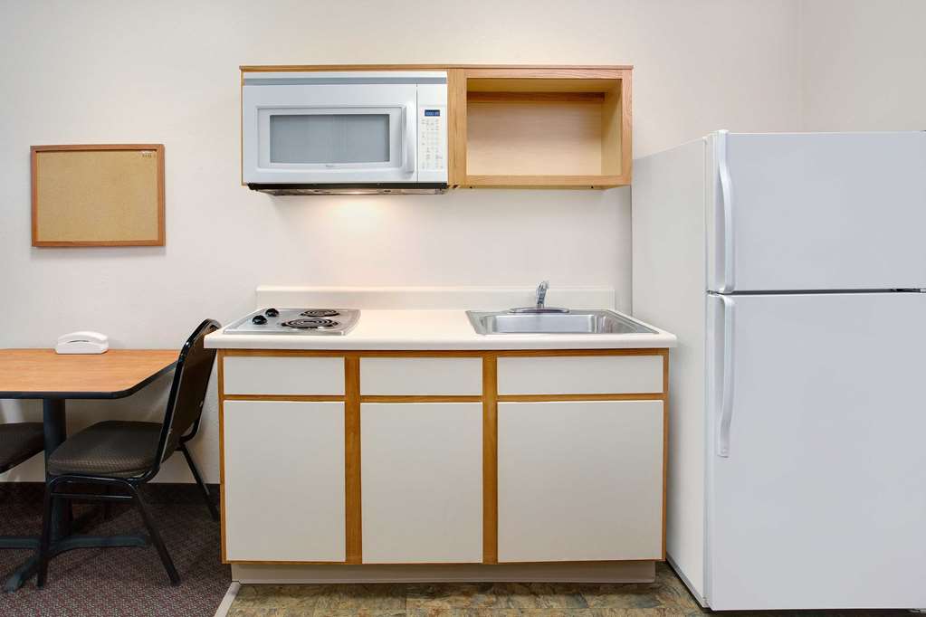 WoodSpring Suites Fort Wayne - photo 13