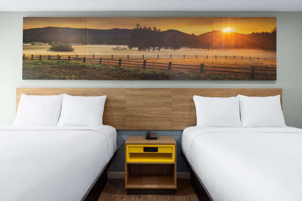 Days Inn by Wyndham Bakersfield - photo 14