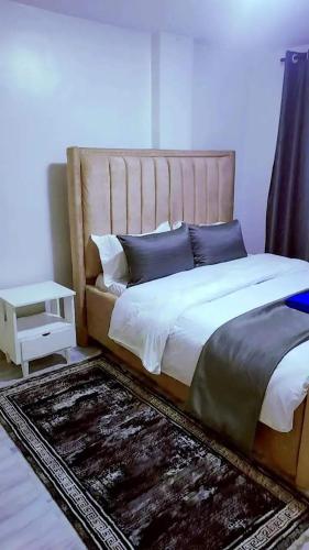 Modern furnished one bedroom unit near the airport