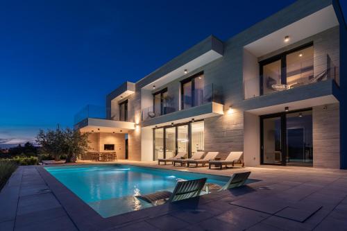 Vila Belvedere — 4-Star Luxury Hotel in Sveti Filip I Jakov, Croatia