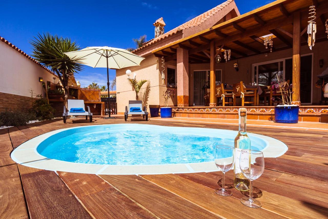 Villa Hibiscus Centrum Corralejo Beach Private Pool Family — 4-Star Luxury Hotel in Corralejo, Spain