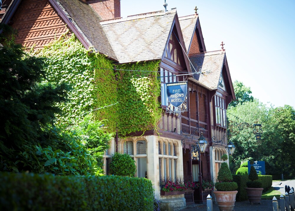 The Five Arrows Hotel — hotel in Aylesbury