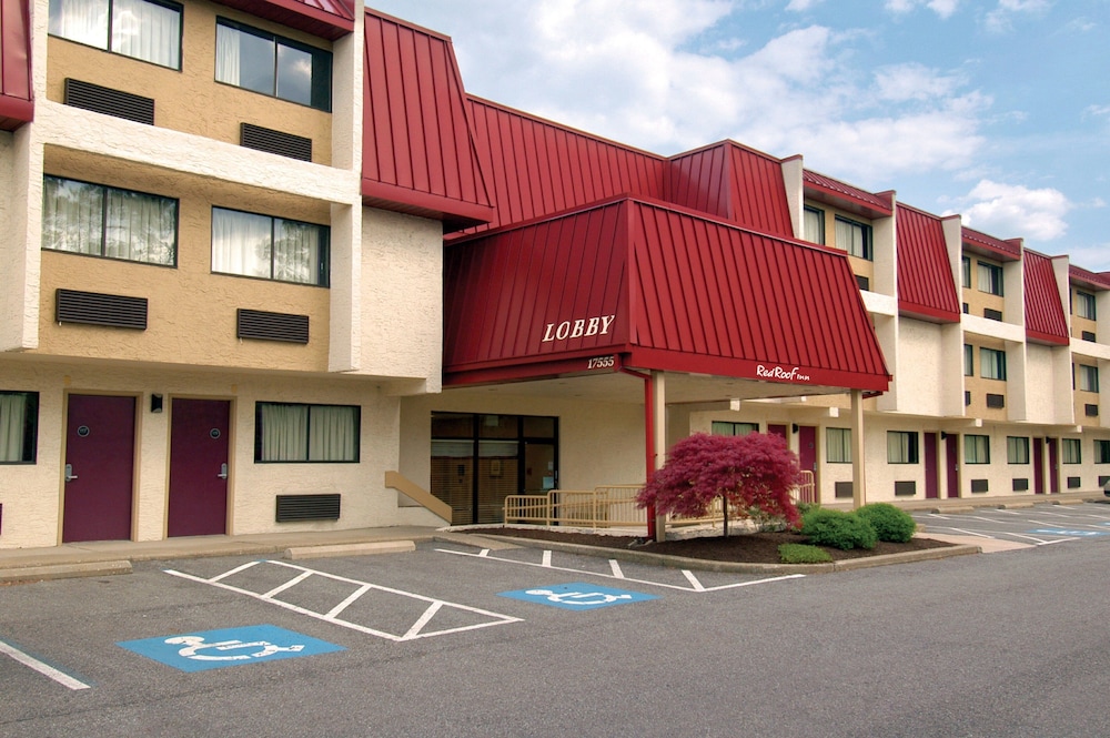 Red Roof Inn Cleveland Airport Middleburg Heights - photo 21
