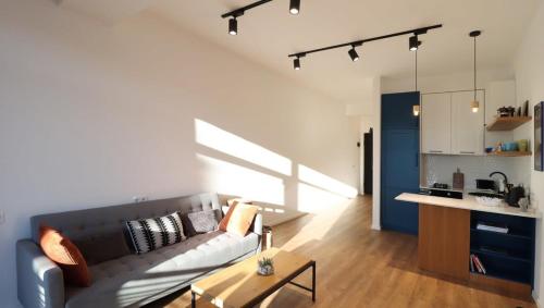 Super Stylish 1BR Apartment Near Fabrica