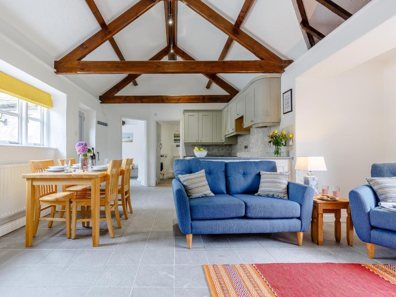 2 Bed in Lower Treluswell 78621 — Penryn — photo 5