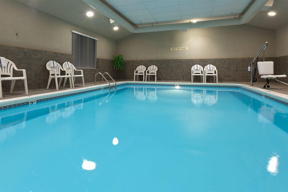 Country Inn & Suites by Radisson Holland MI - photo 5