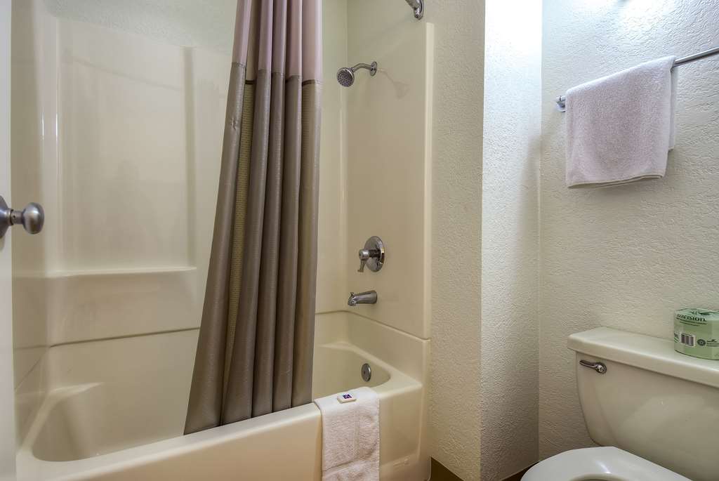Motel 6 Rowland Heights CA Los Angeles Pomona - photo 17
