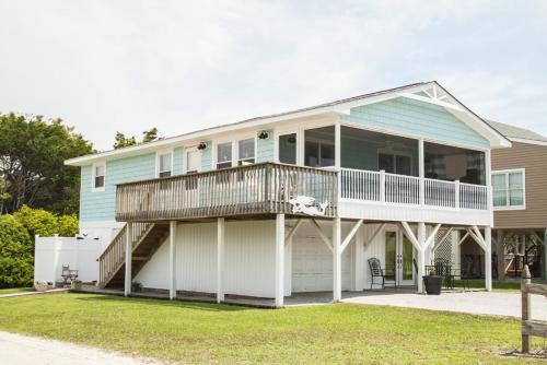 Sunkissed 2 by Oak Island Accommodations - photo 2