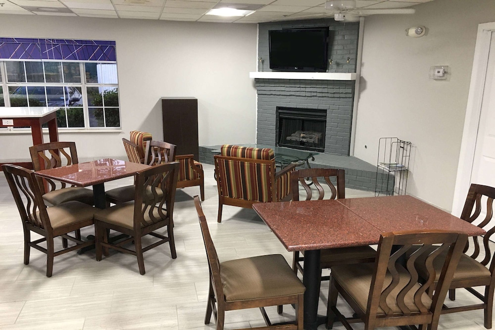Baymont by Wyndham Adairsville - photo 20