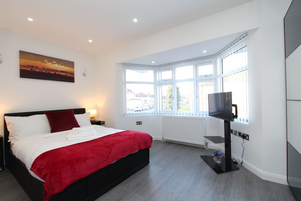 BlueGreen Suites — Edgware — photo 5
