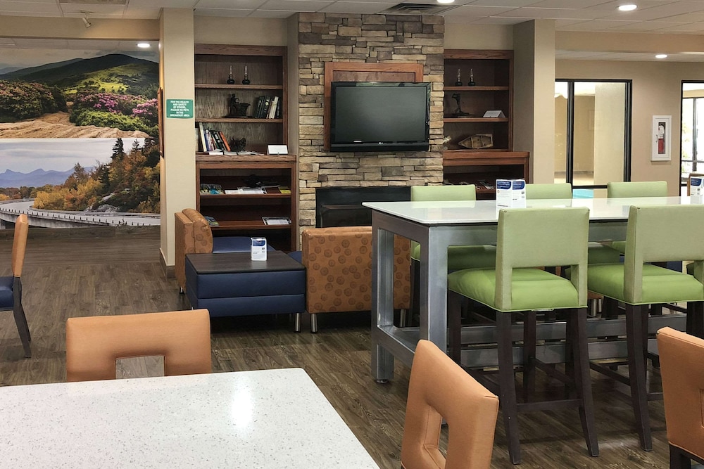 Quality Inn & Suites Boone University Area - photo 21