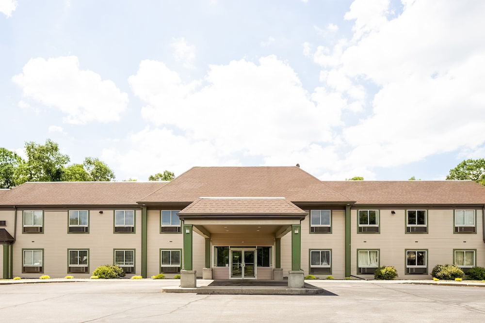 Econo Lodge Whitehall near Michigan's Adventure - featured photo