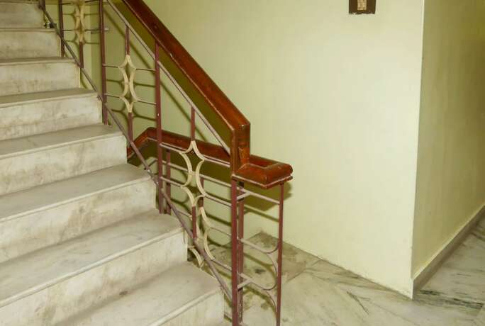 Goroomgo Goverdhan Palace Mathura in Mathura, India