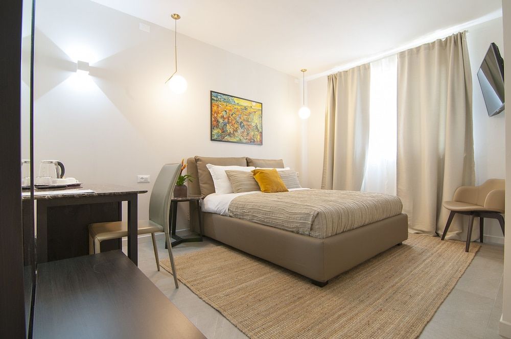 Garda Room in Peschiera Del Garda, Italy