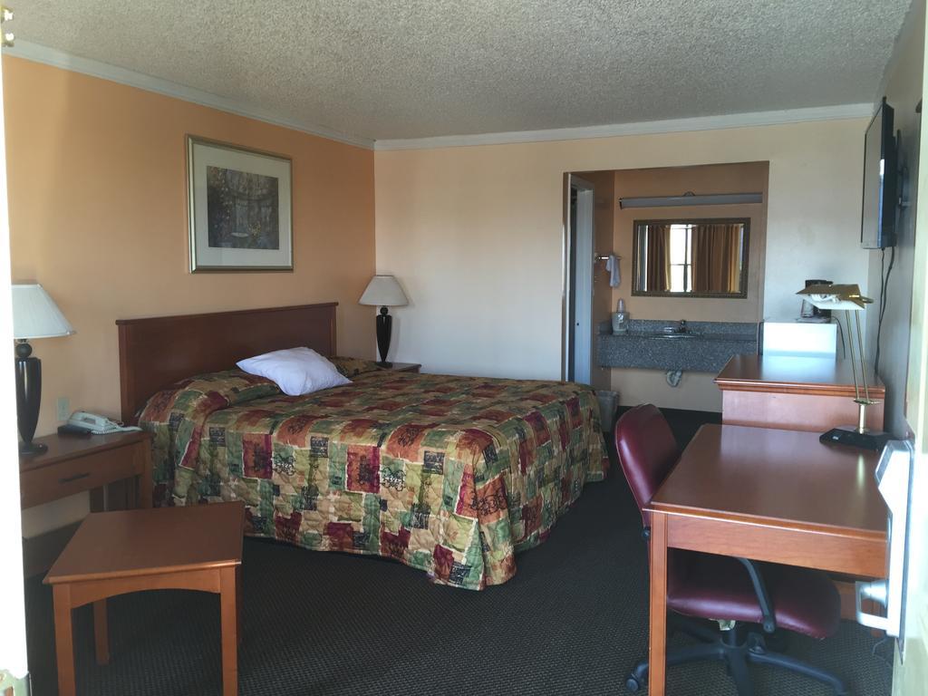 Regency Inn Fairfield - photo 8