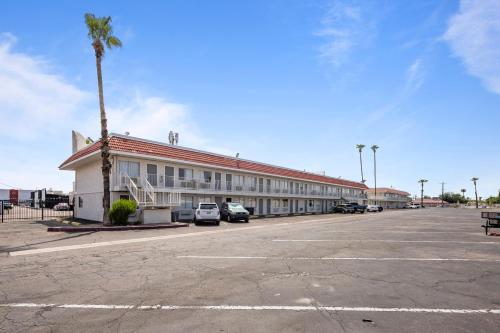 Super 8 by Wyndham Phoenix West - photo 20