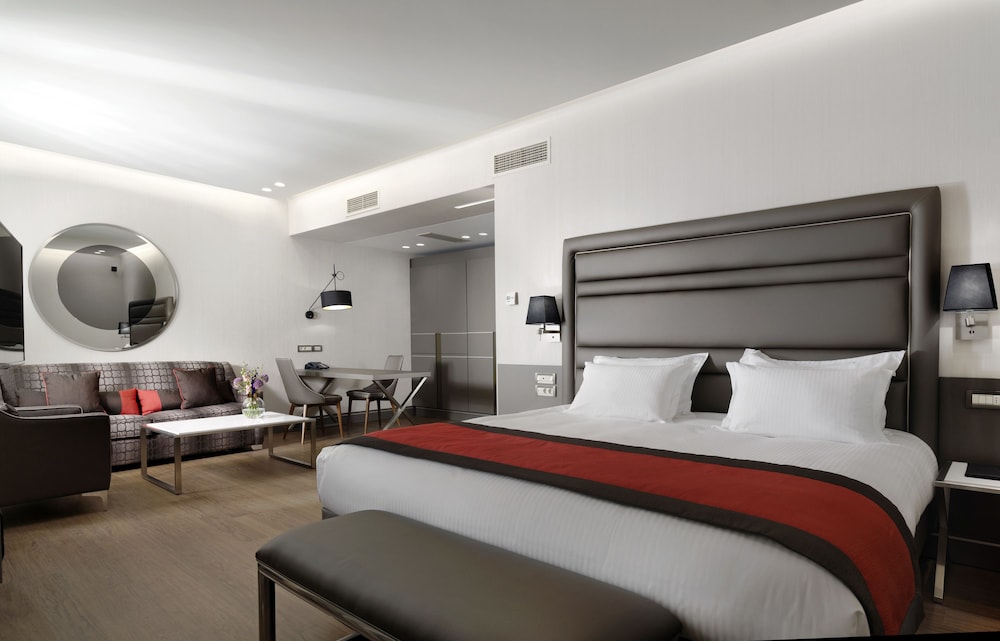 Holiday Suites - last minute hotel in Athens