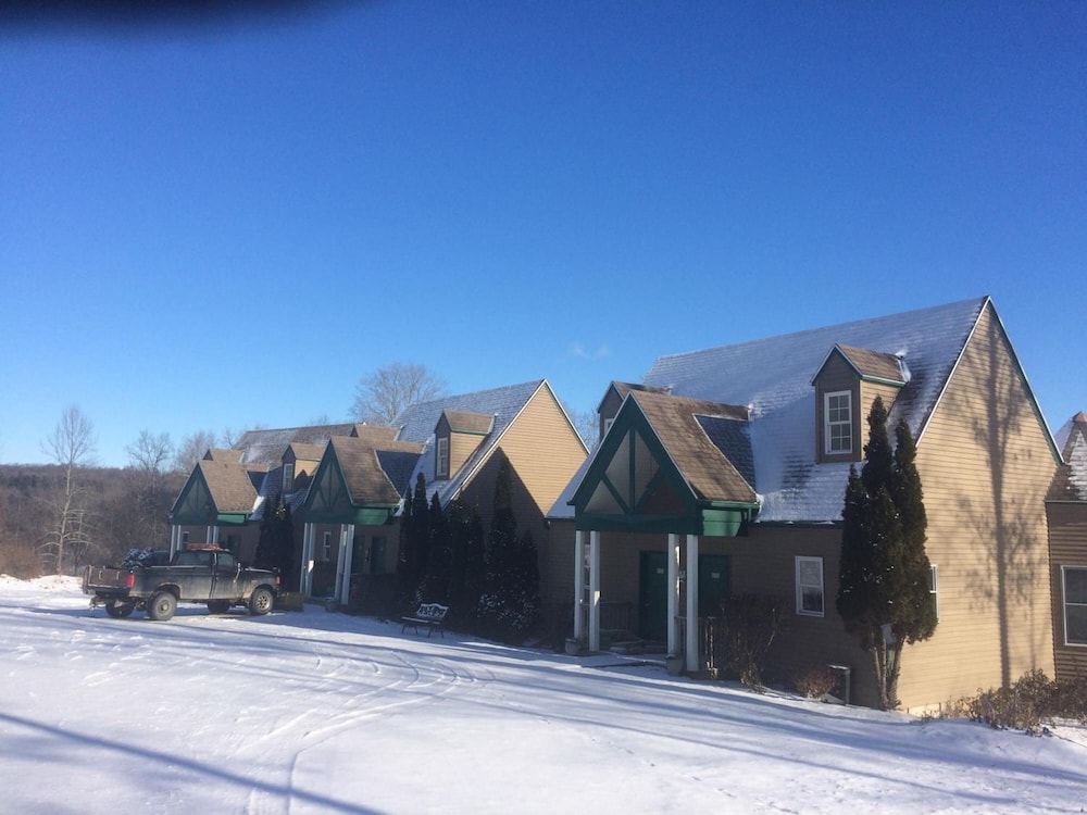 Spruce Hill Inn and Cottages - photo 46