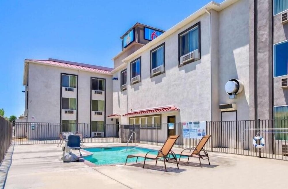 Studio 6 Suites Hesperia CA West Main Street I 15 - photo 13