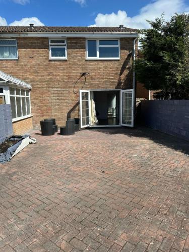 Cozy Retreat in Bridgend With 3 Bedrooms in Bridgend, United Kingdom