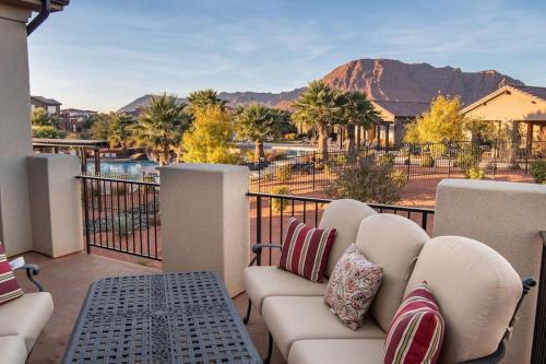 Paradise Village 32 BBQ Grill Foosball Pink Pong Nintendo Switch and a Resort Style Pool and Water Park — 4-Star Luxury Hotel in Santa Clara, United States