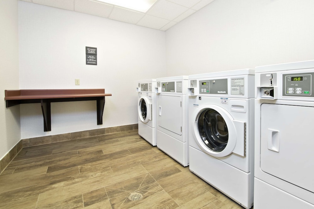 Hampton Inn & Suites Spokane Valley - photo 35