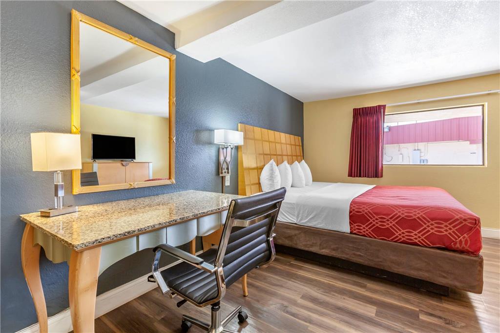 Econo Lodge Clovis - photo 19