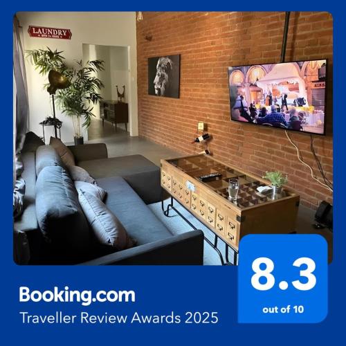 Gzira Prime Spot Stylish Industrial Apt Sleeps 11 — 4-Star Luxury Hotel in Gzira, Malta
