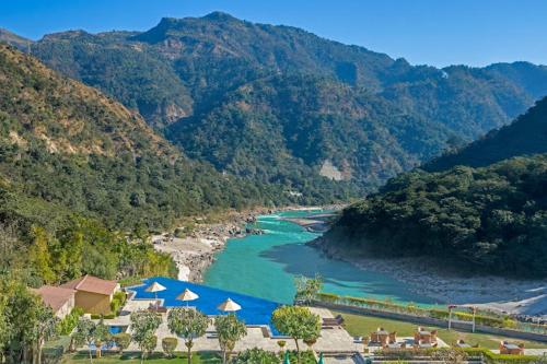Aloha on the Ganges Ganga View with Infinity Pool 2BHK 305 by Almost Heaven — 4-Star Luxury Hotel in Rishikesh, India