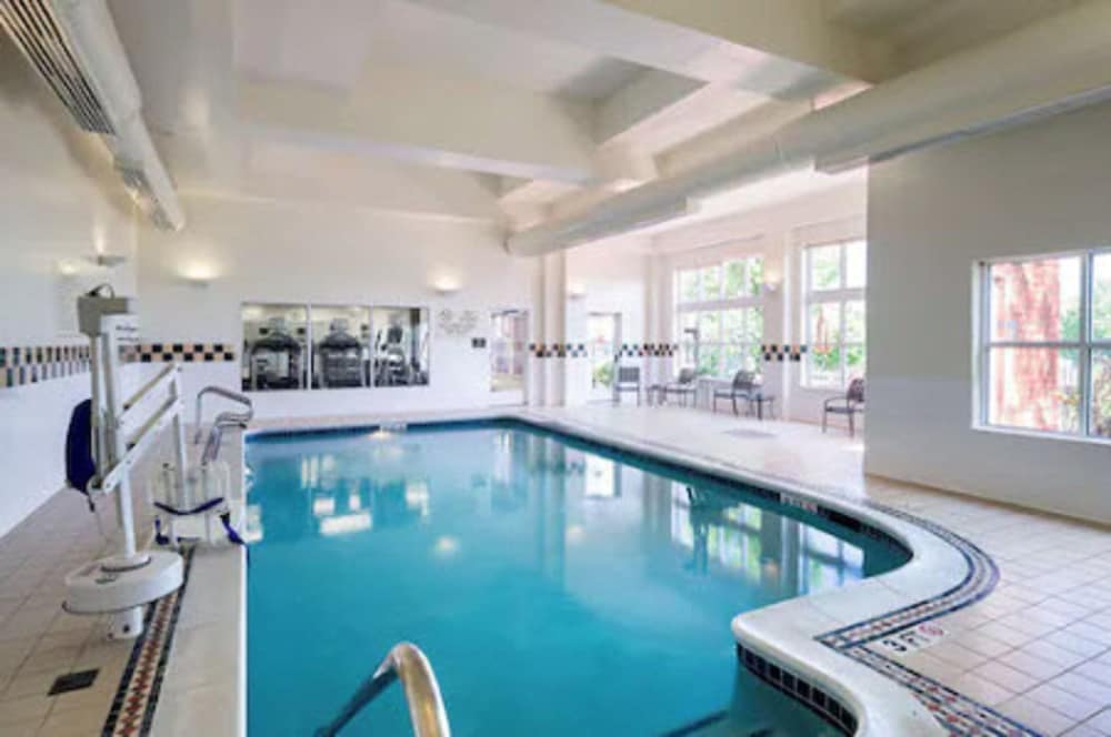 Hilton Garden Inn Edison Raritan Center - photo 24