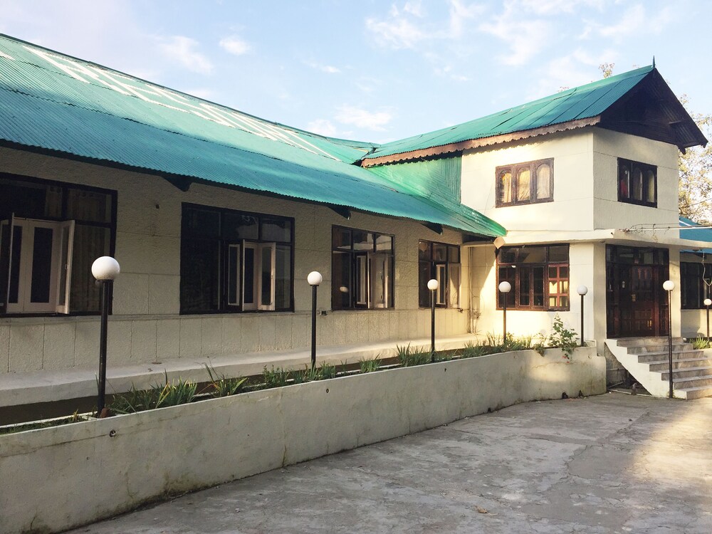 OYO 19359 Hotel Surya Resort — hotel in Dalhousie