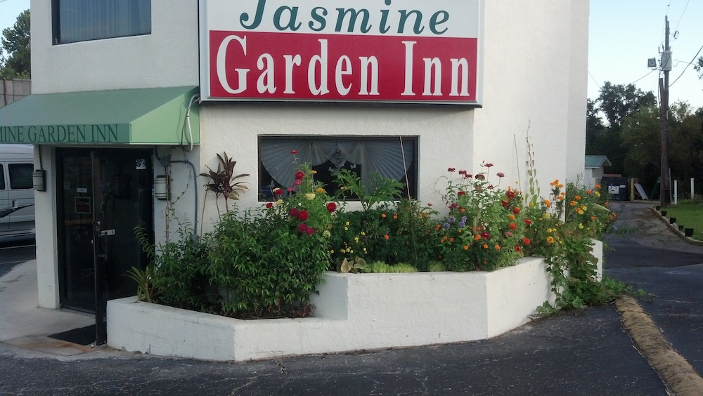 Jasmine Garden Inn - carbon neutral hotel in American Fork