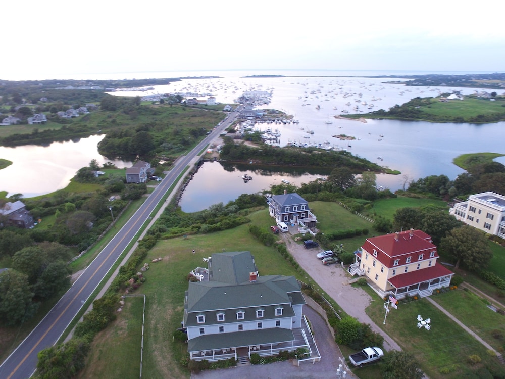 Payne's Harbor View Inn - photo 62