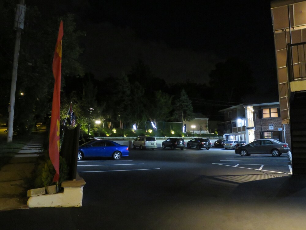 Central Motel Court Yard - photo 114