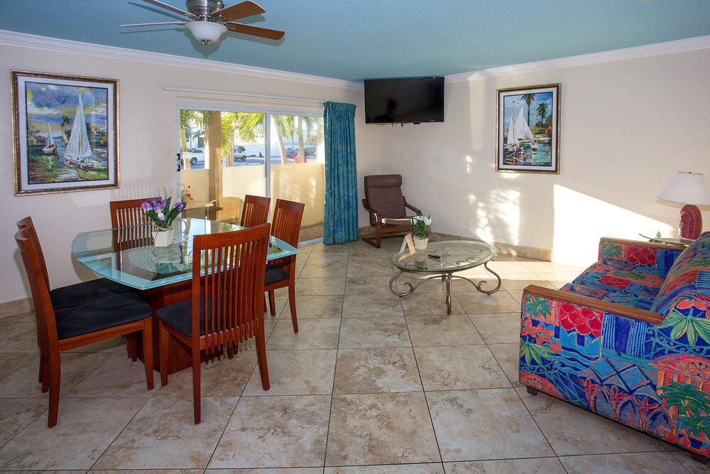 Bay Palms Waterfront Resort Hotel and Marina - photo 22
