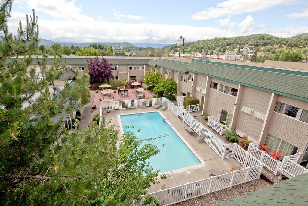 Windmill Inn Of Roseburg - photo 6