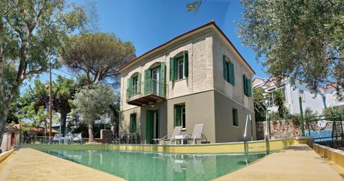 Ouzo Traditional House with private pool — 4-Star Luxury Hotel in Plomari, Greece