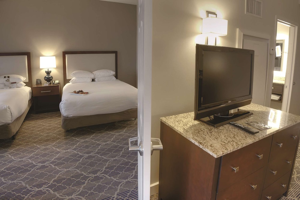 Doubletree Suites by Hilton at The Battery Atlanta - photo 18