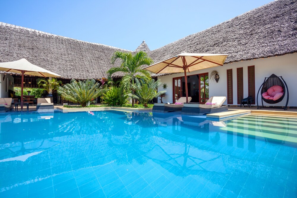 Villa Raymond — 5-Star Luxury Hotel in Gazi, Kenya