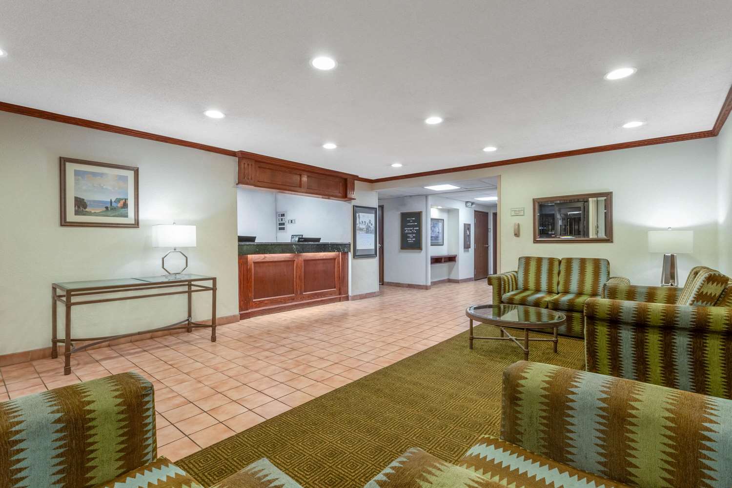Norwood Inn & Suites Indianapolis East Post Drive - photo 27