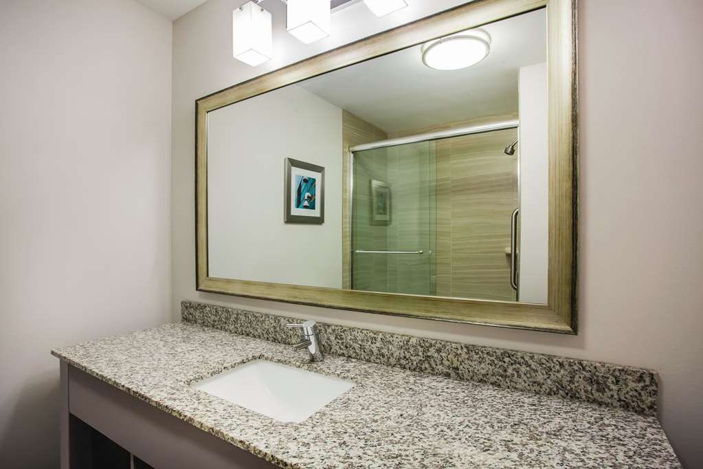La Quinta Inn & Suites by Wyndham St. Paul Woodbury - photo 26
